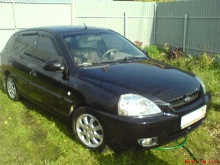 Kia Rio 2003 .