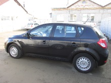 Kia Ceed 2011 .